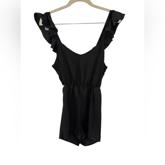 SHEIN Pants - ✨ 5/$30 ✨ SHEIN Black Ruffled Tie Back Romper
